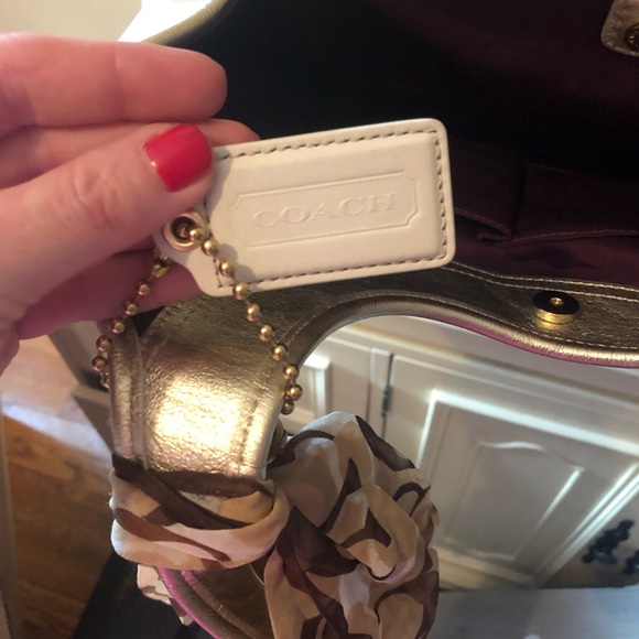 Coach hand bag - Picture 3 of 3
